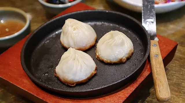 脆煎灌湯小籠包
