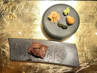 A5和牛西冷厚切.新鮮胡椒.青森巨蒜片