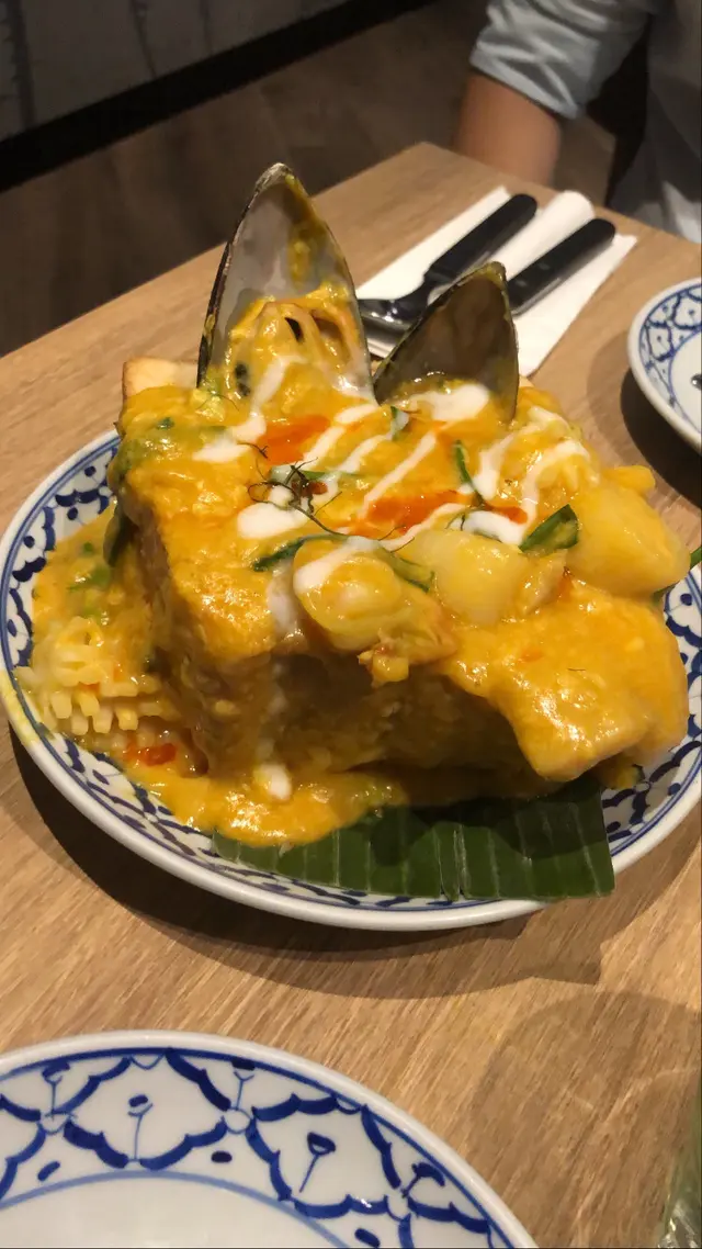 芒果樹黃咖喱海鮮多士盒