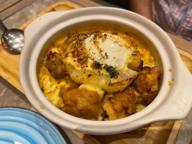 溫泉火山口葡國雞芝士焗飯