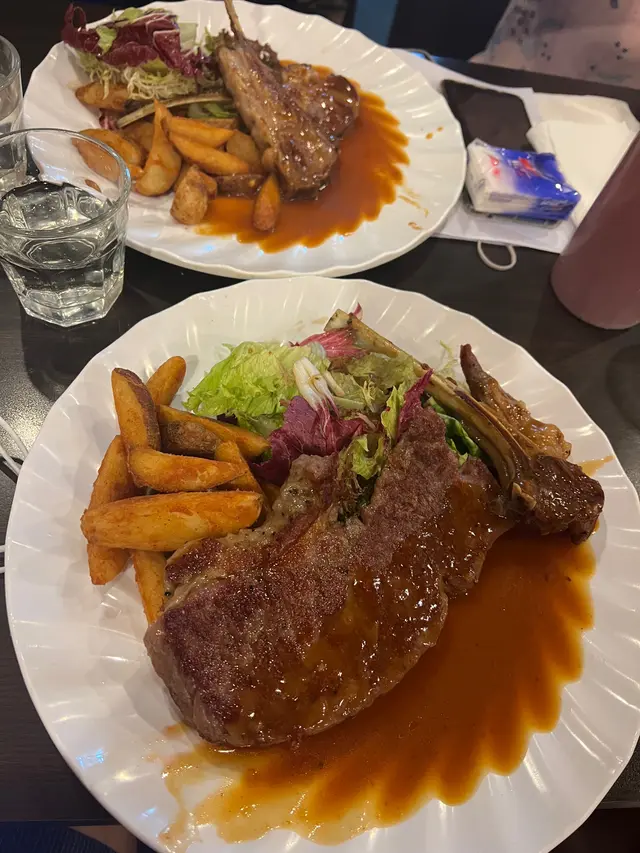 牛排都約7成，唔柴皮，羊都肥美