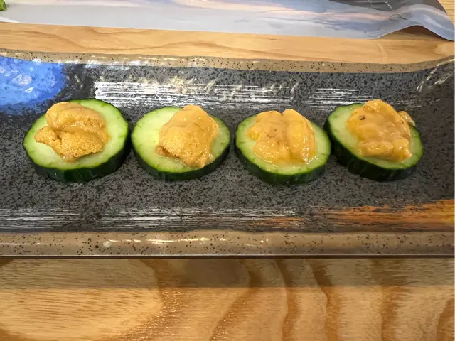 任食海膽又怎能不盡情地食呢