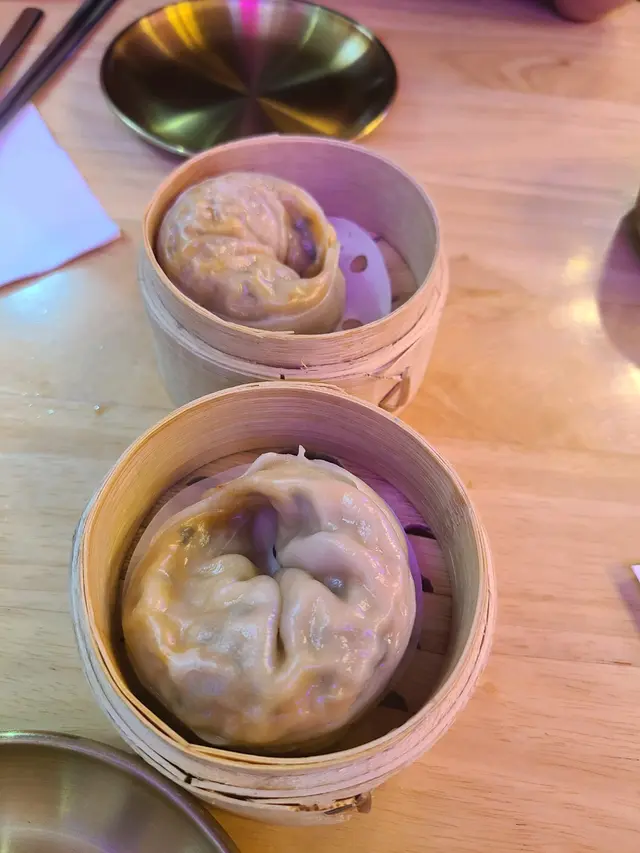 泡菜味唔係好濃，不過皮唔太厚，都可以
