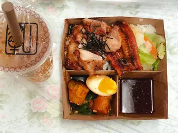 照燒鰻魚拼雞扒便當