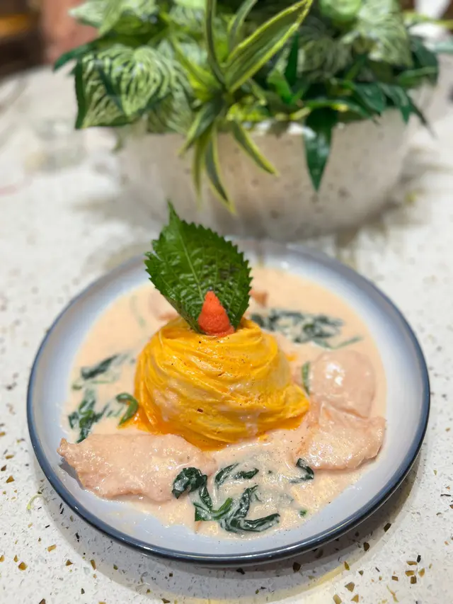 明太子三文魚忌廉蛋包飯