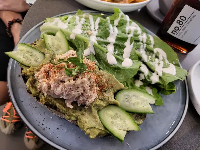 AVOCADO CRABMEAT