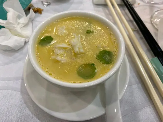 清新脫俗的感覺，龍蝦的鮮，粥底的甜，正如比初戀更加詩情畫意