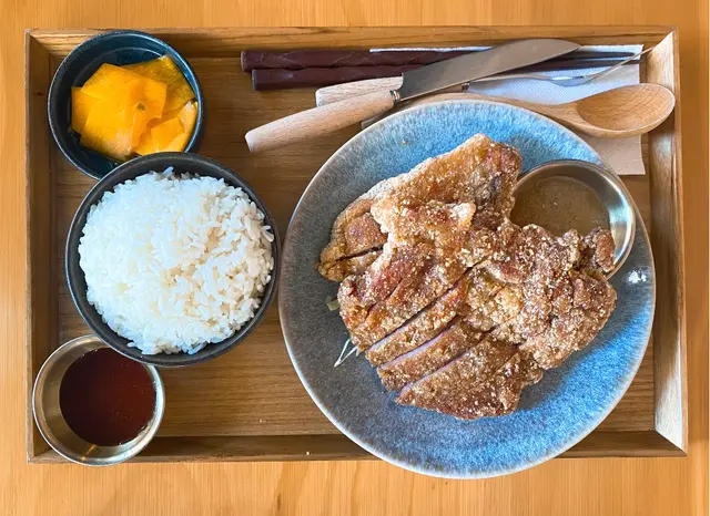 酥炸排骨飯
