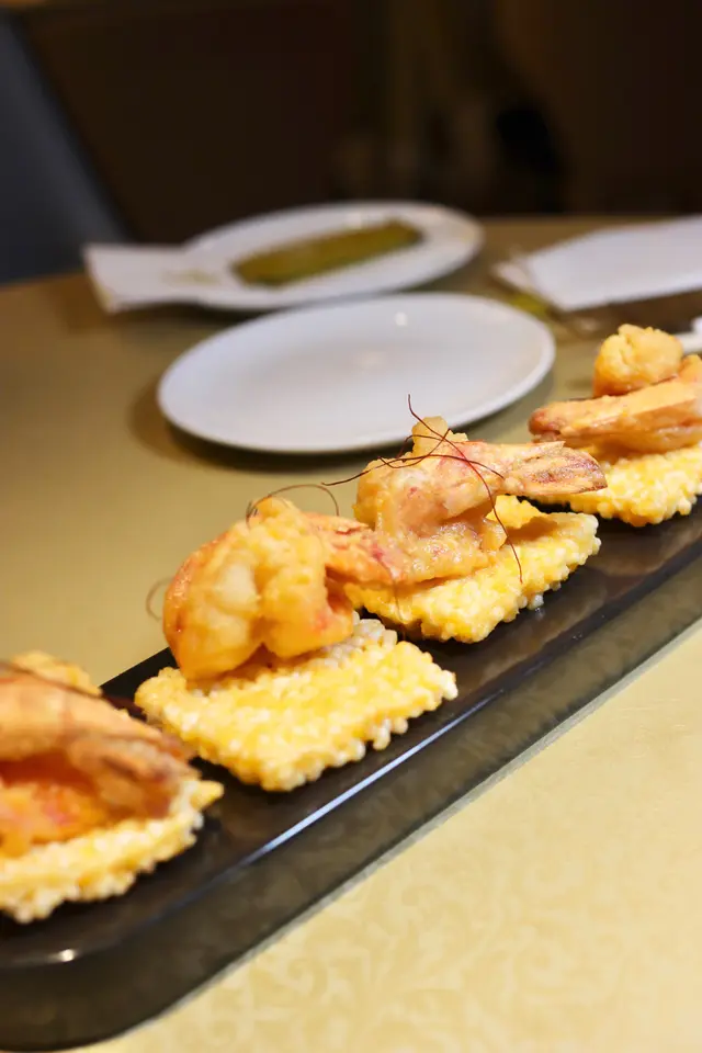 金沙鳳尾蝦鍋巴 