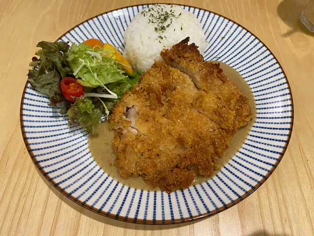 白咖喱吉列豬扒日本珍珠米飯