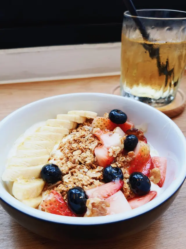 Healthy breakfast bowl