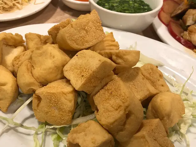 浸一浸韮菜鹽水，好好味