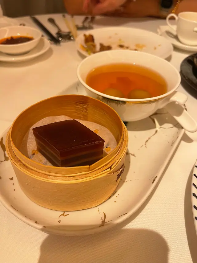 桃膠薑黃湯圓,棗皇糕