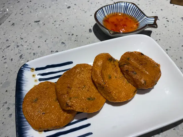 特色秘製炸魚餅