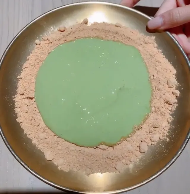 有得玩有得食，抹茶奶味夠出，黃豆粉好香，麻糬口感Q軟