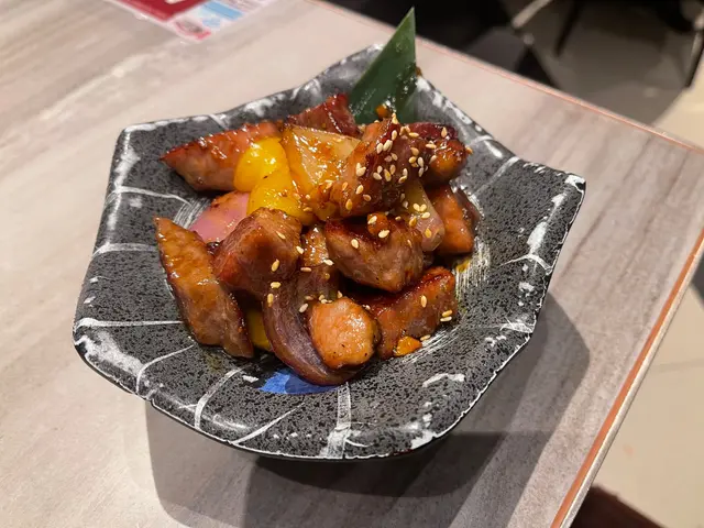 鐵板蜜汁蒜香牛柳粒