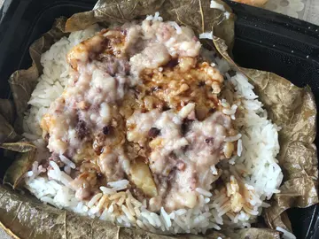 笼仔马蹄章鱼肉饼饭