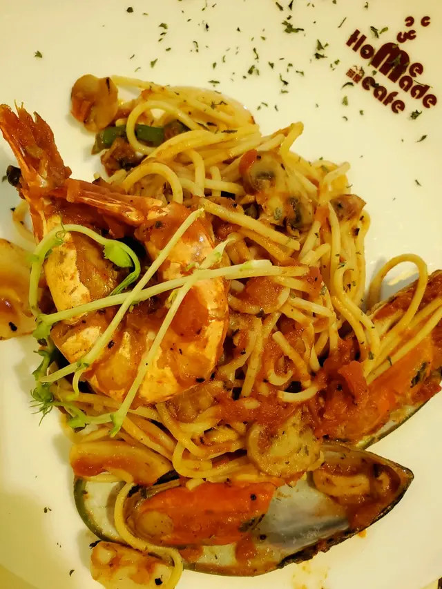 香辣虎蝦海鮮意粉