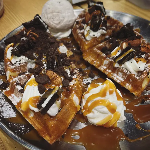 岩鹽拖肥Oreo鮮忌廉窩夫