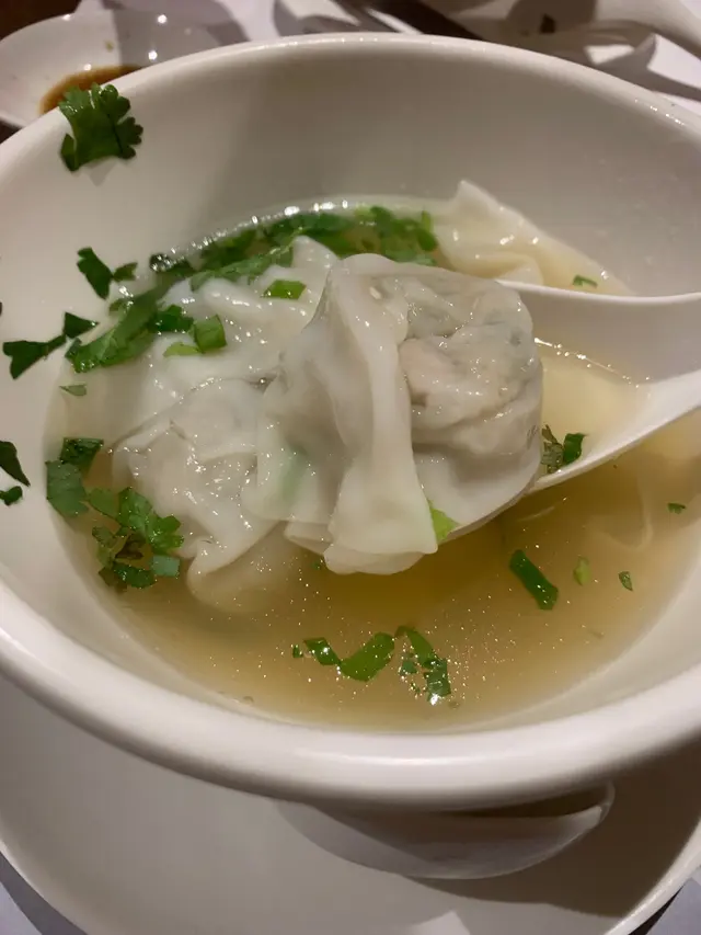 菜肉雲吞湯