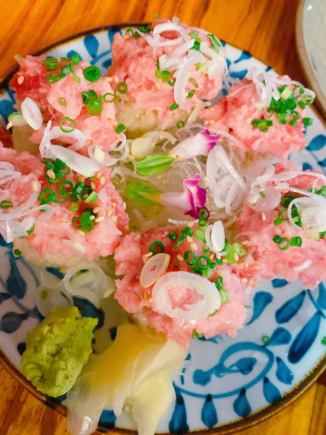 大䓤特上吞拿魚腩卷