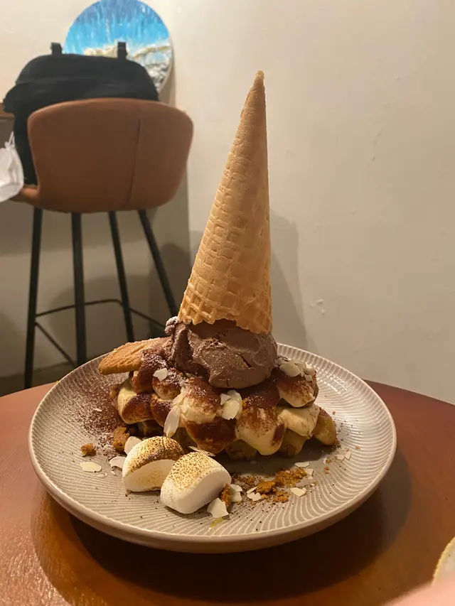 Tiramisu牛角酥窩夫