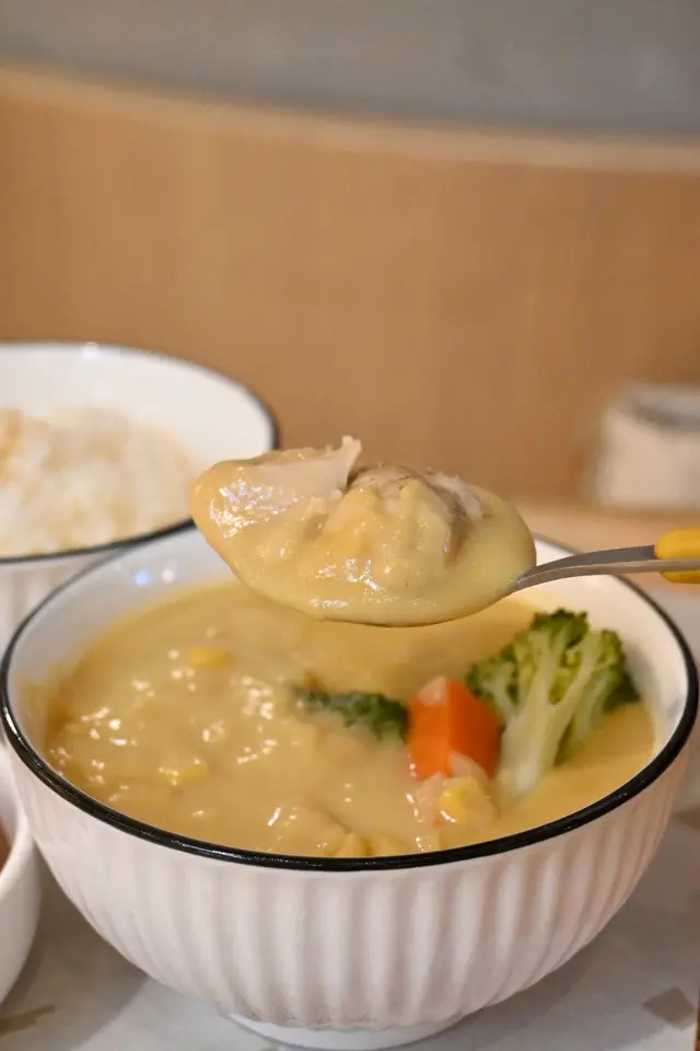 北海道產甜粟雞肉豆乳湯