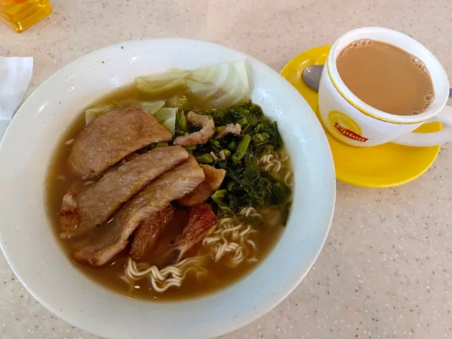 豬扒雪菜肉絲麵+茶走