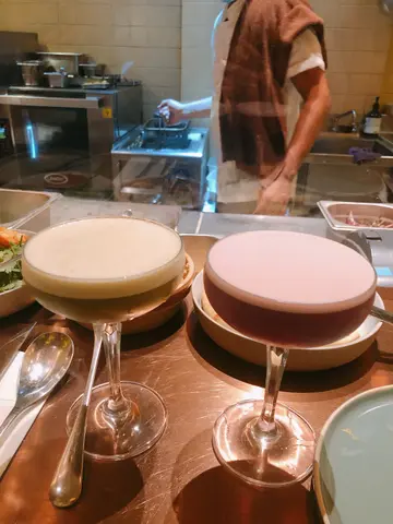 左:Matcha Cocktail 右:Pink Shades