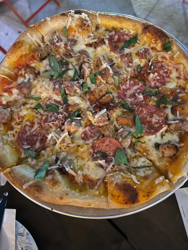 熱辣辣上台，既有芝士味又有肉味，帶點辣，味道好有層次，唔錯