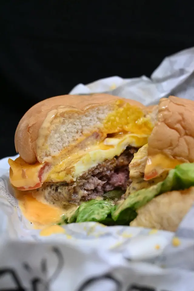 雙層芝士漢堡+雞蛋