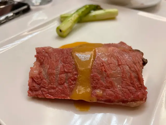 慢煮牛肋條配芝士腐乳汁