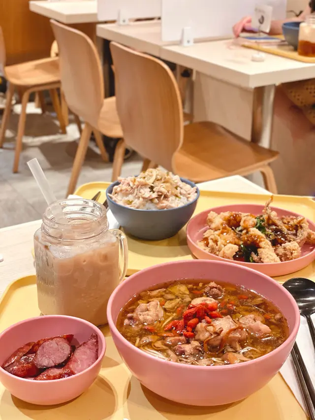 酒香花雕麻油雞麵 