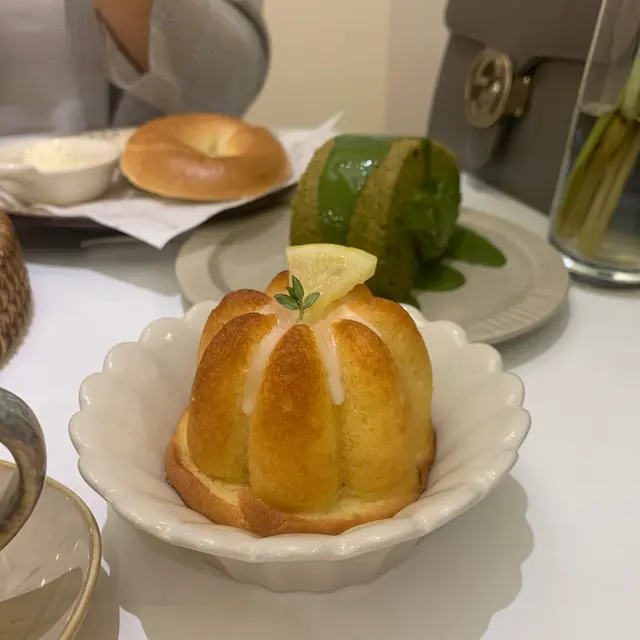 Lemon Mini Bundt Cheesecake