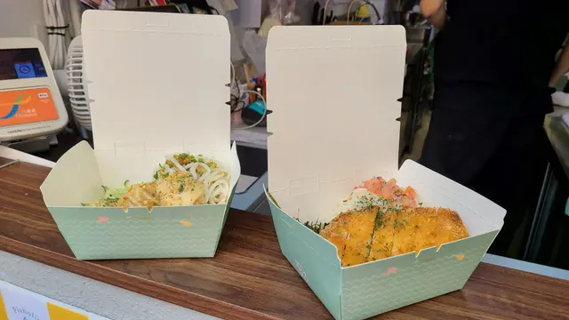 又香又臭蒜油雞球魚麵撈, 綿綿芝士汁吉列豬扒魚麵撈