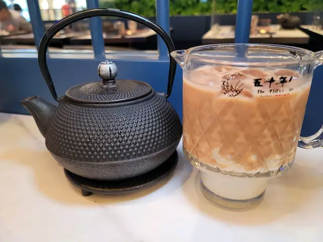 較淡的奶茶和豆腐花crossover的味道好特別幾得意