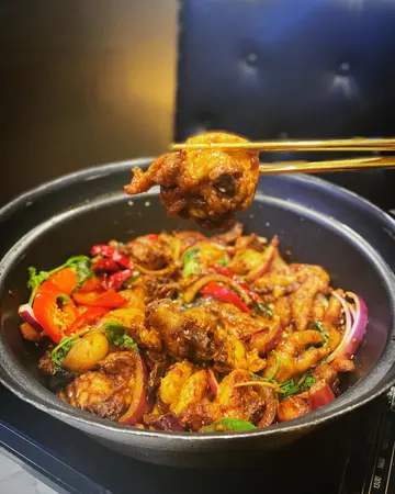 麻辣鸡煲