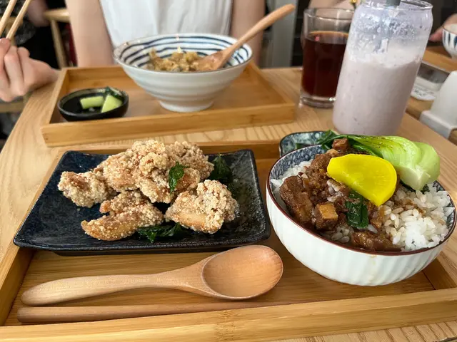 鹽酥雞魯肉飯