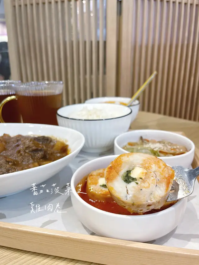 蕃茄菠菜芝士雞肉卷