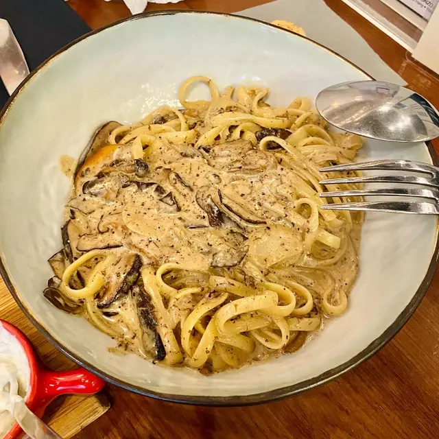 松露磨菇寬條麵 