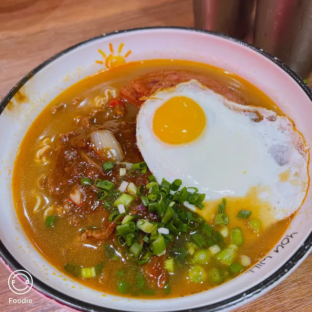 沙嗲牛肉餐蛋麵