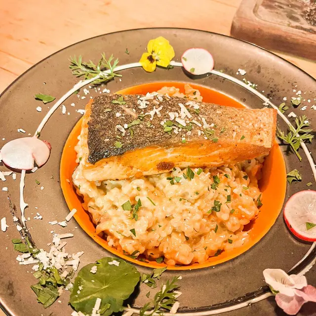 和風辣味噌三文魚燉飯