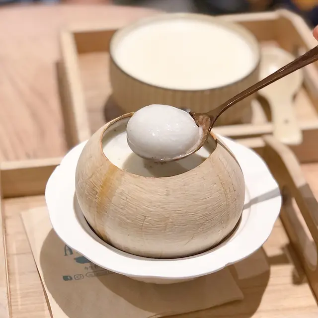 椰皇湯圓燉雙皮奶