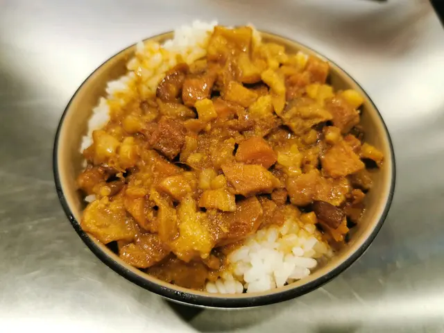 燈籠古早滷肉飯