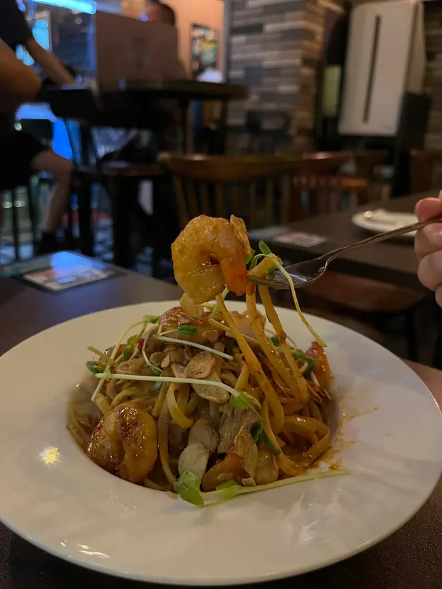 辣汁蕃茄醬橄欖油蒜片蝦炒扁意粉