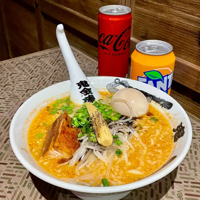 味王麻辣味噌拉麵