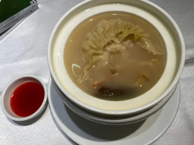 珍稀羊肚菌灌湯餃