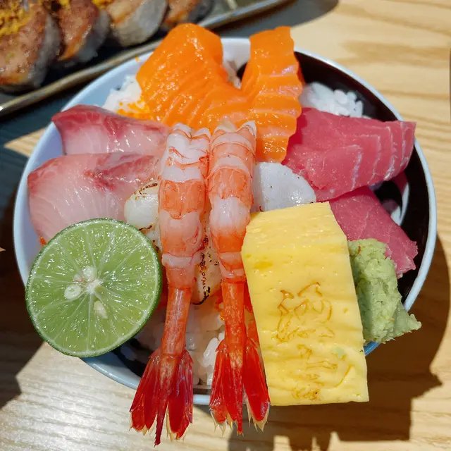 豪快海鮮對丼