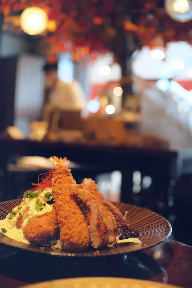 炸北海道大蝦配四元豚豬扒