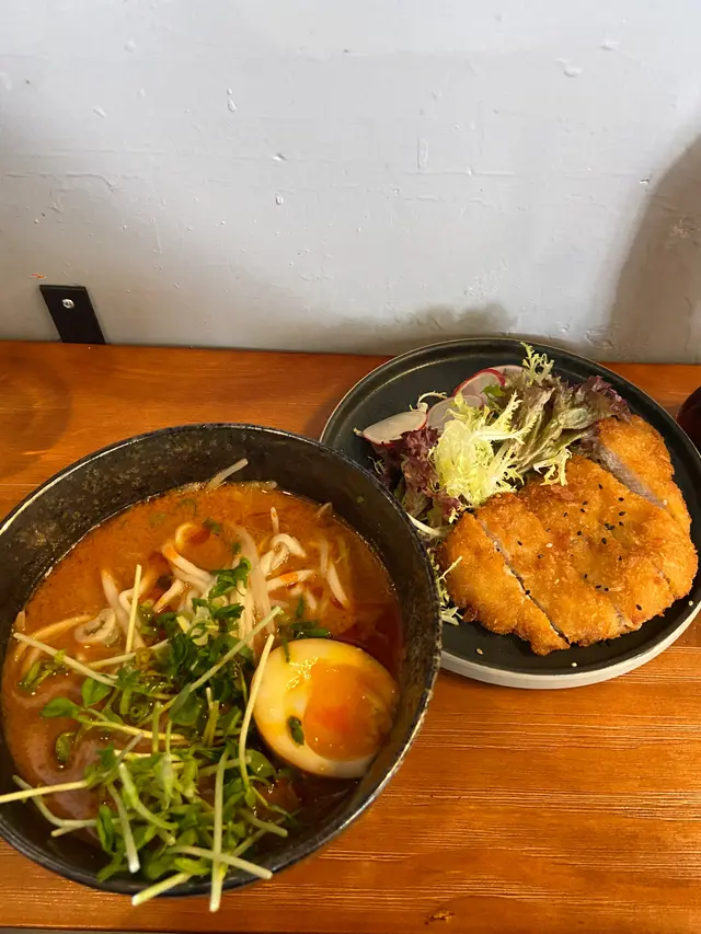 慢煮吉列豬扒擔擔麵